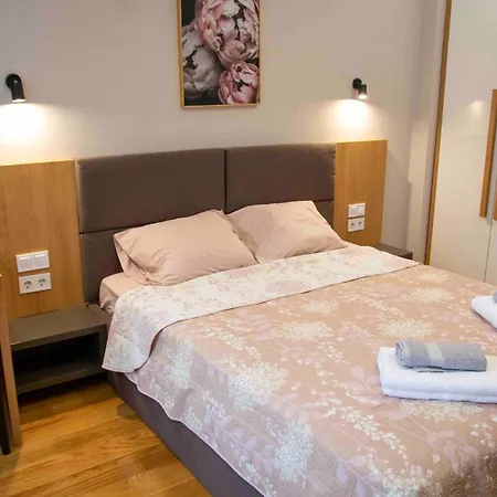 Center Spacious 2br Near Vitosha Blvd Апартаменты *
