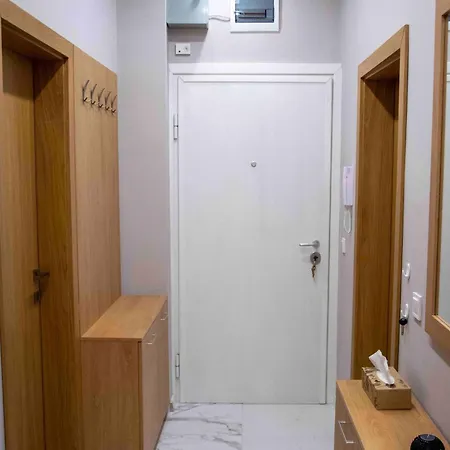 Center Spacious 2br Near Vitosha Blvd *