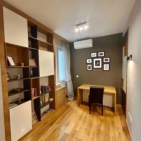 Center Spacious 2br Near Vitosha Blvd *