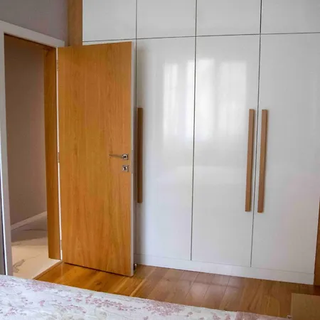 Center Spacious 2br Near Vitosha Blvd Szófia