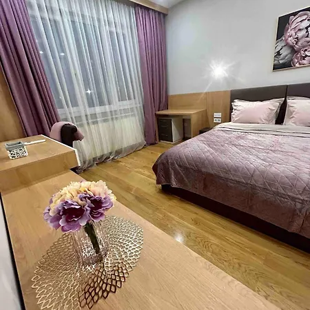 Center Spacious 2br Near Vitosha Blvd *